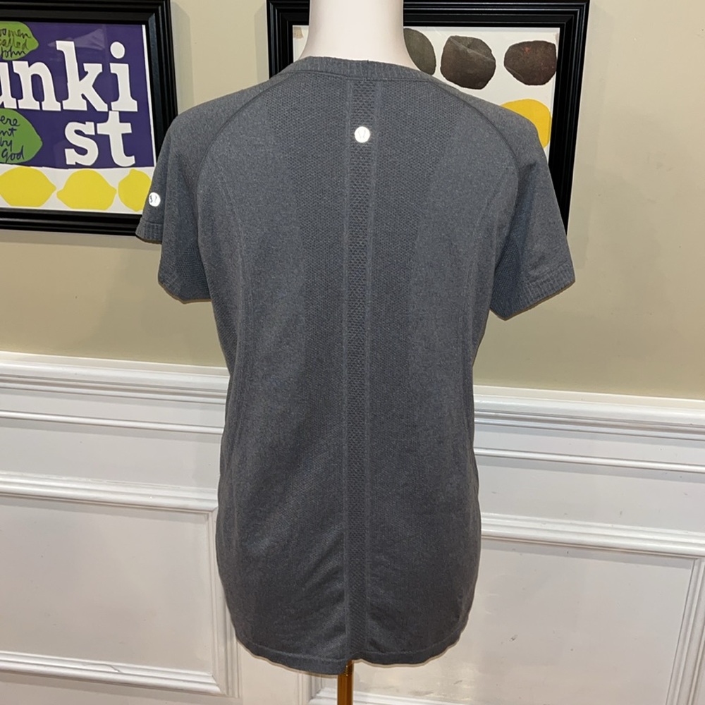 Lululemon Swiftly Tech Gray Tee - Picture 4 of 7